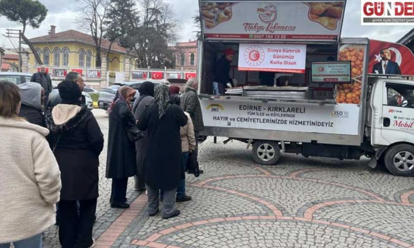 Gümrükçülerden vatandaşlara lokma ikramı