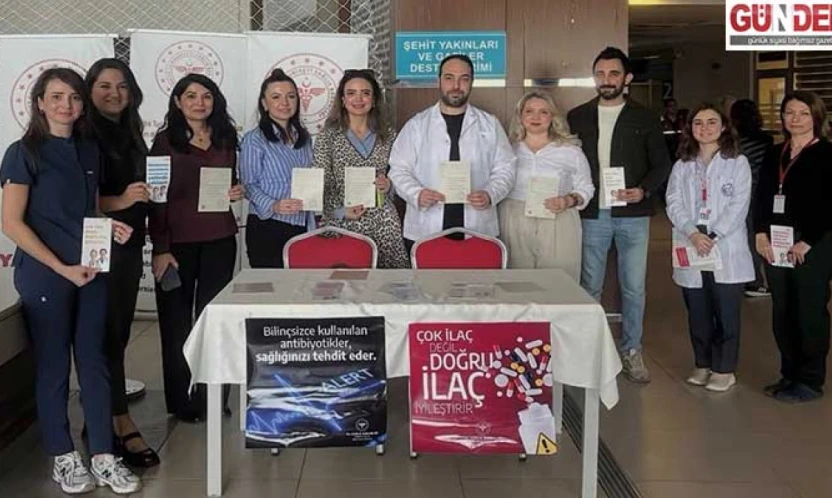 Hastanede akılcı ilaç standı kuruldu