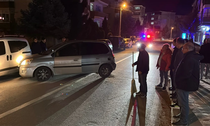 Kontrolünü kaybeden sürücü otomobile çarptı, kazada 4 araç kullanılamaz hale geldi