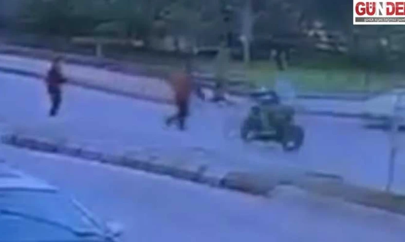 Motosikletin çarptığı dede ve torunu yaralandı