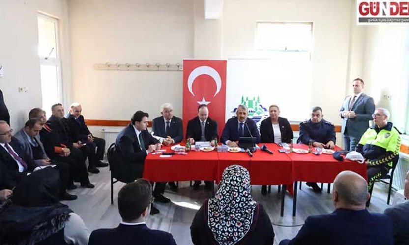 Muhtarlardan Vali Sezer'e köylerdeki yatırımlar için teşekkür