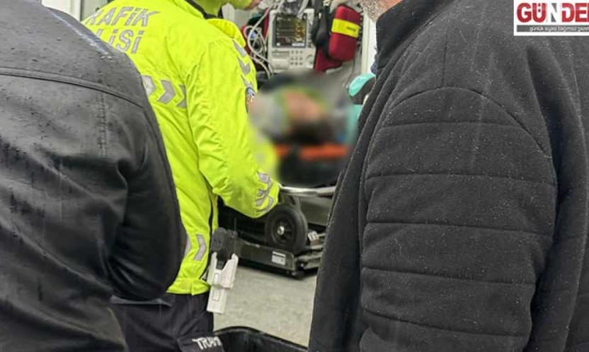 Otomobille çarpışan motosiklet sürücüsü yaralandı