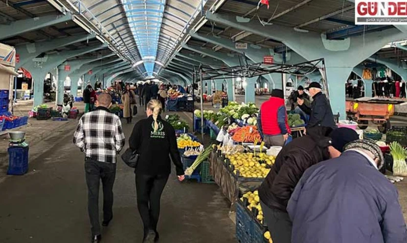 Pazar soğuk havadan etkilenmedi