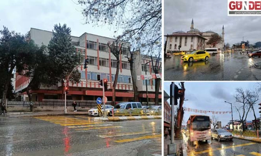 Sağanak yağış günlük yaşamı aksattı