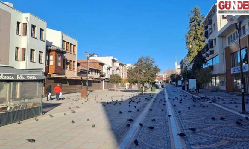 Saraçlar Caddesi yeni yıla sakin başladı