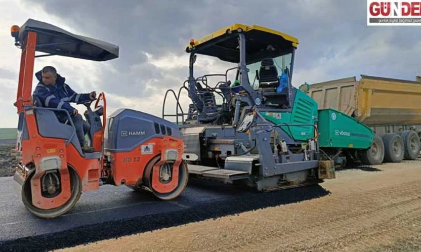 Sezer, 'Köylerimizi grup yollarından başlayarak sıcak asfaltta buluşturmak istiyoruz'