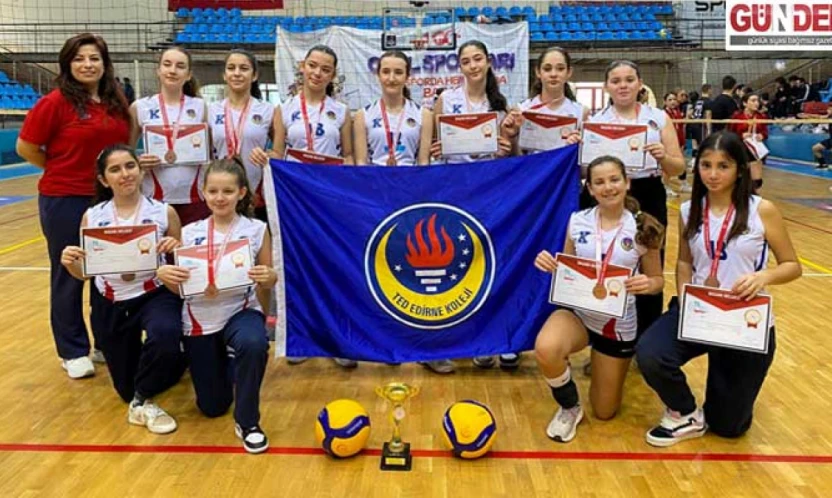 TED'li yıldız kızlar il üçüncüsü oldu