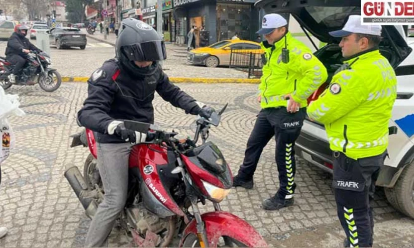 Trafik ekiplerinden motosiklet sürücülerine sıkı denetim