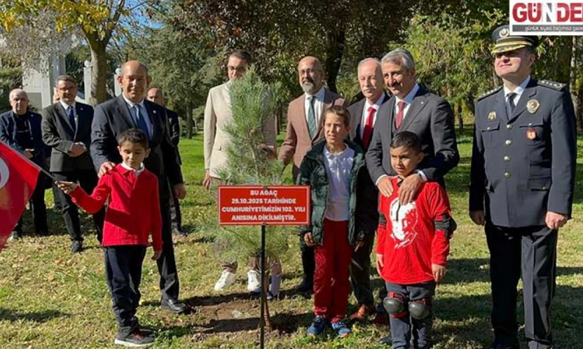 Trakya Üniversitesi'nde 102. Yıl Kutlaması İçin Fidanlar Toprakla Buluştu