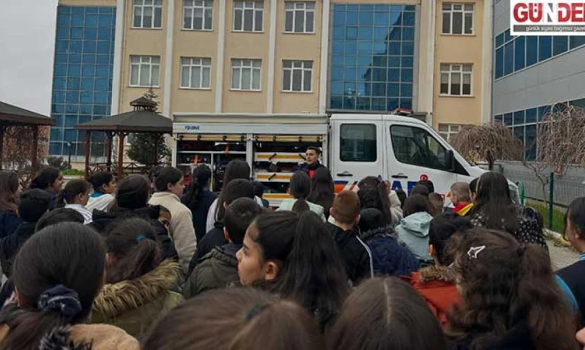 Trakya Üniversitesi'nde öğrencilere afet eğitimi