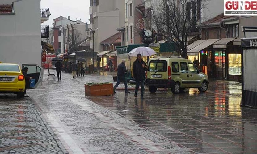 Uyarılar gerçeğe dönüştü, sağanak etkili oldu