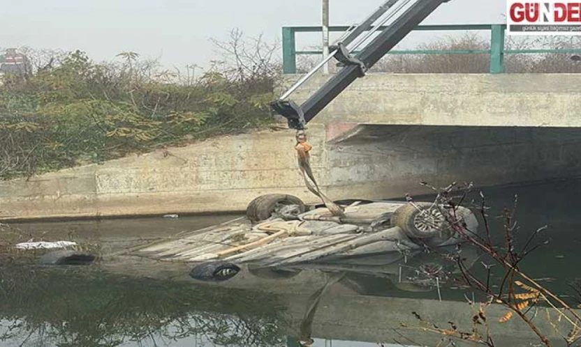 Üyüklütatar köyünde otomobil dereye uçtu