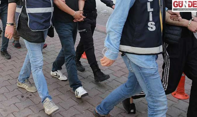 Uyuşturucuyla yakalanan 5 şüpheli gözaltına alındı