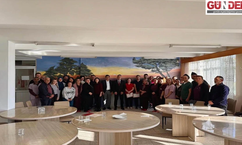 Yaşlılık ve sağlık yaklaşımları eğitimi Uzunköprü'de gerçekleştirildi