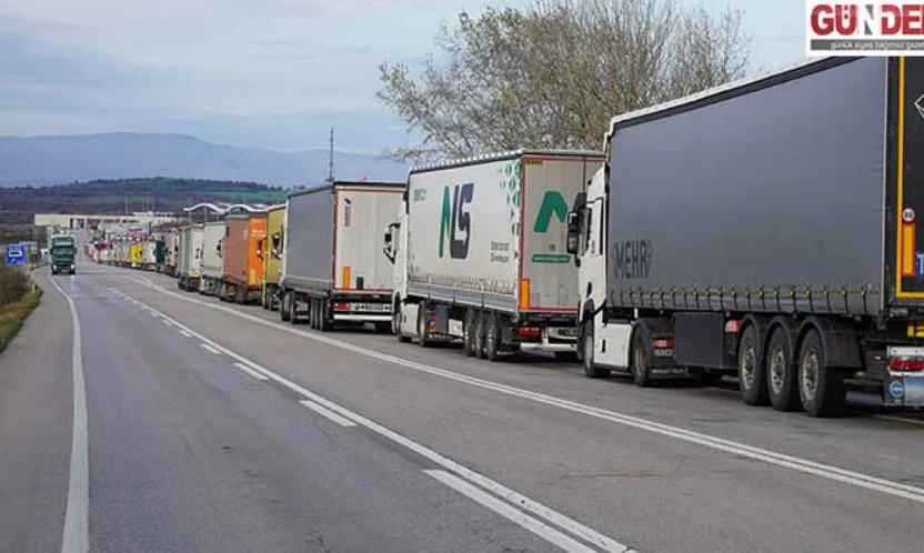 Yunanistan'daki çiftçi protestoları sınır kapılarında tır yoğunluğunu artırdı